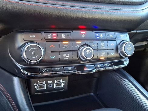 Used 2024 Dodge Durango GT AWD/4WD image 15