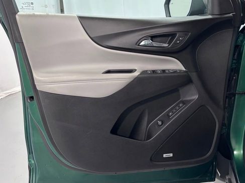 Used 2018 Chevrolet Equinox Premier AWD/4WD image 16