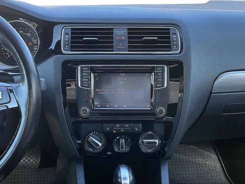Used 2016 Volkswagen Jetta Sport image 13
