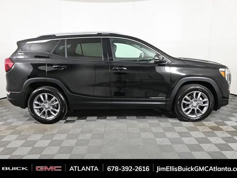 Used 2024 GMC Terrain SLT image 25