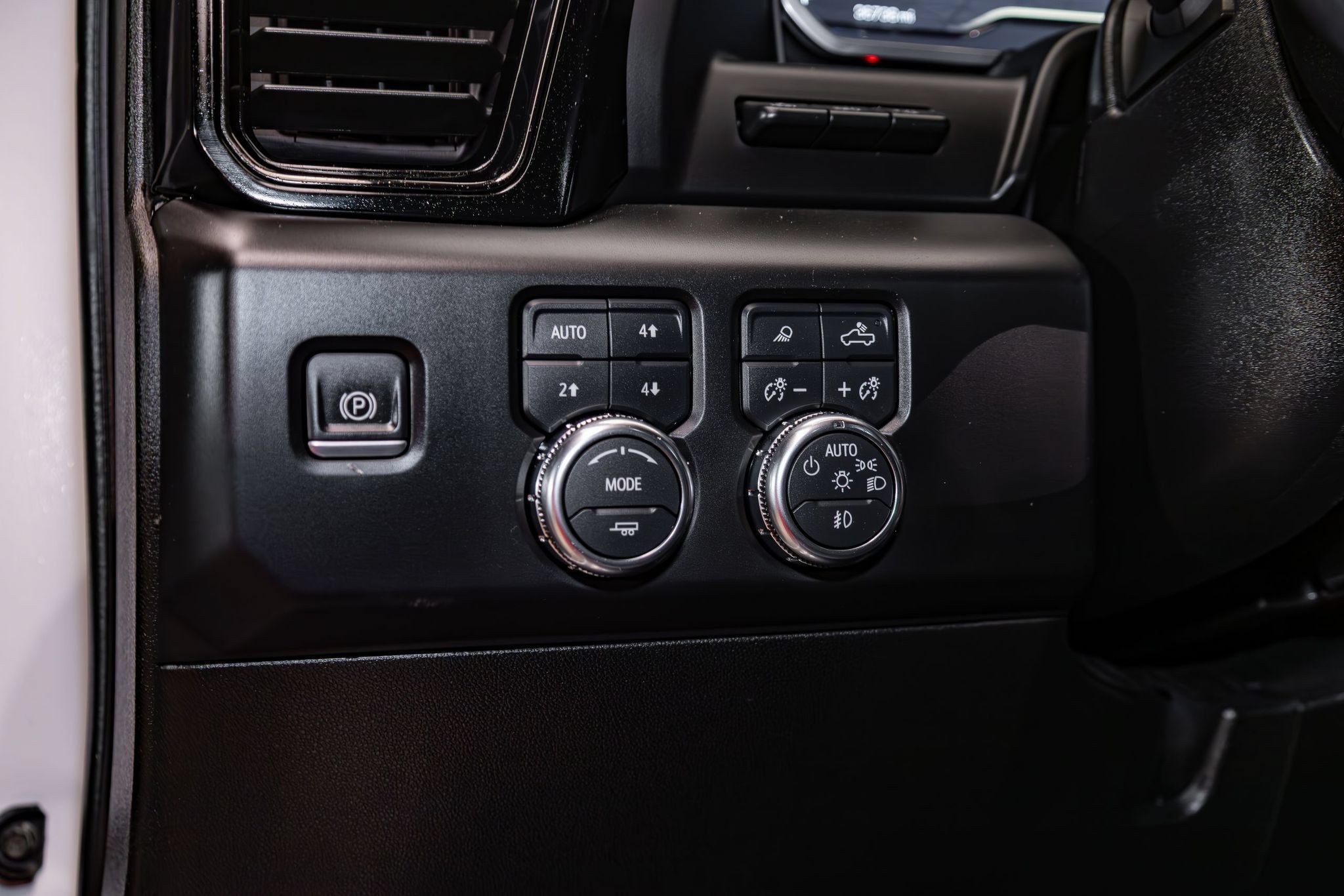 Used 2024 GMC Sierra 2500 AT4X AWD/4WD image 20