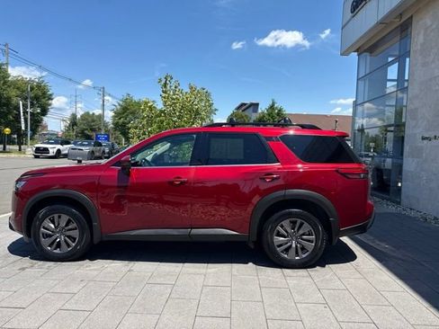 Used 2023 Nissan Pathfinder SV w/ SV Premium Package AWD/4WD image 4