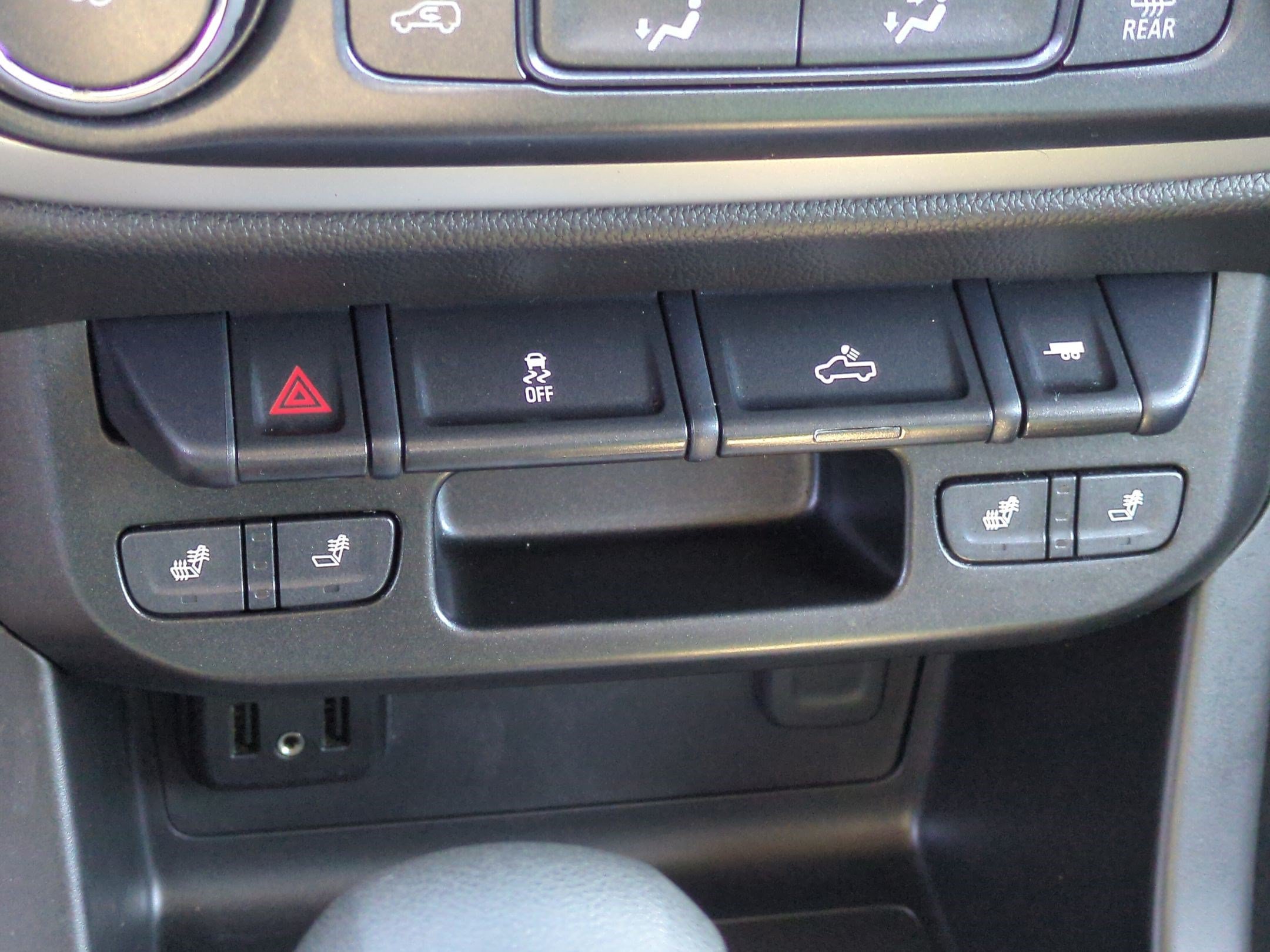 Used 2022 Chevrolet Colorado LT w/ LT Convenience Package AWD/4WD image 29