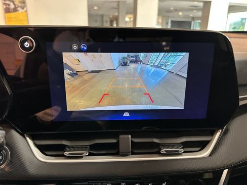 Used 2025 Chevrolet Equinox LT FWD image 24