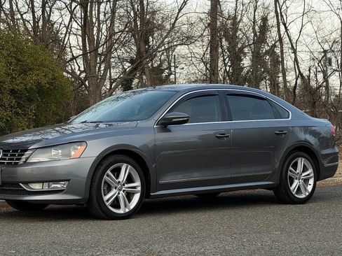 Used 2012 Volkswagen Passat TDI SEL Premium image 1