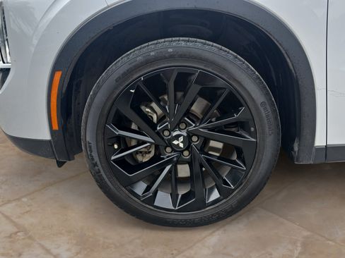 Used 2023 Mitsubishi Outlander SE Black Edition FWD image 29