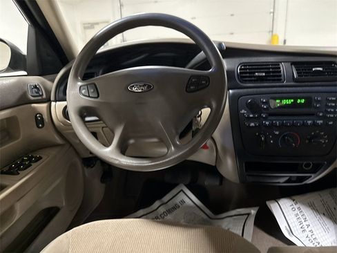 Used 2002 Ford Taurus SE image 18