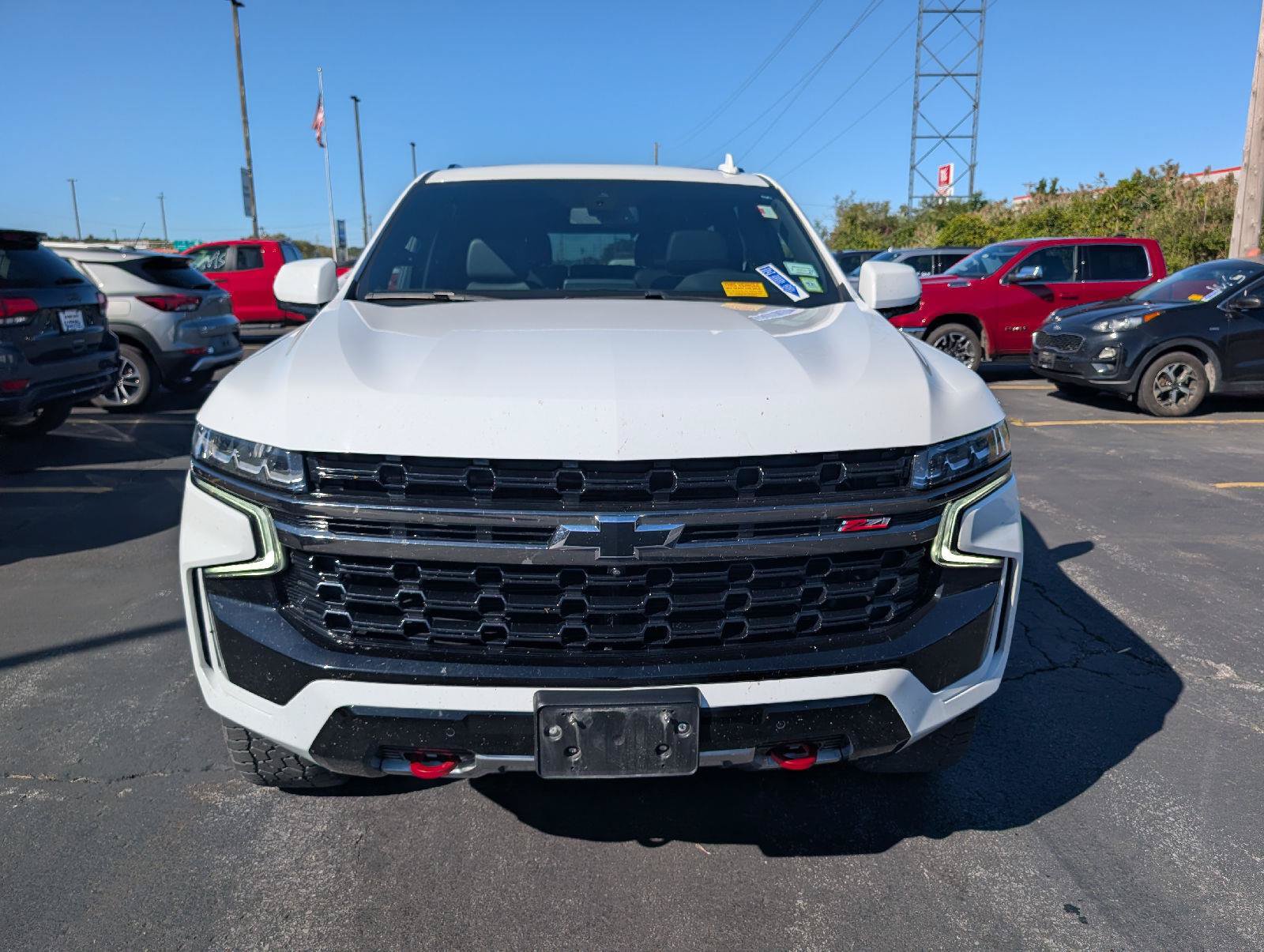 Used 2022 Chevrolet Tahoe Z71 w/ Luxury Package AWD/4WD image 2