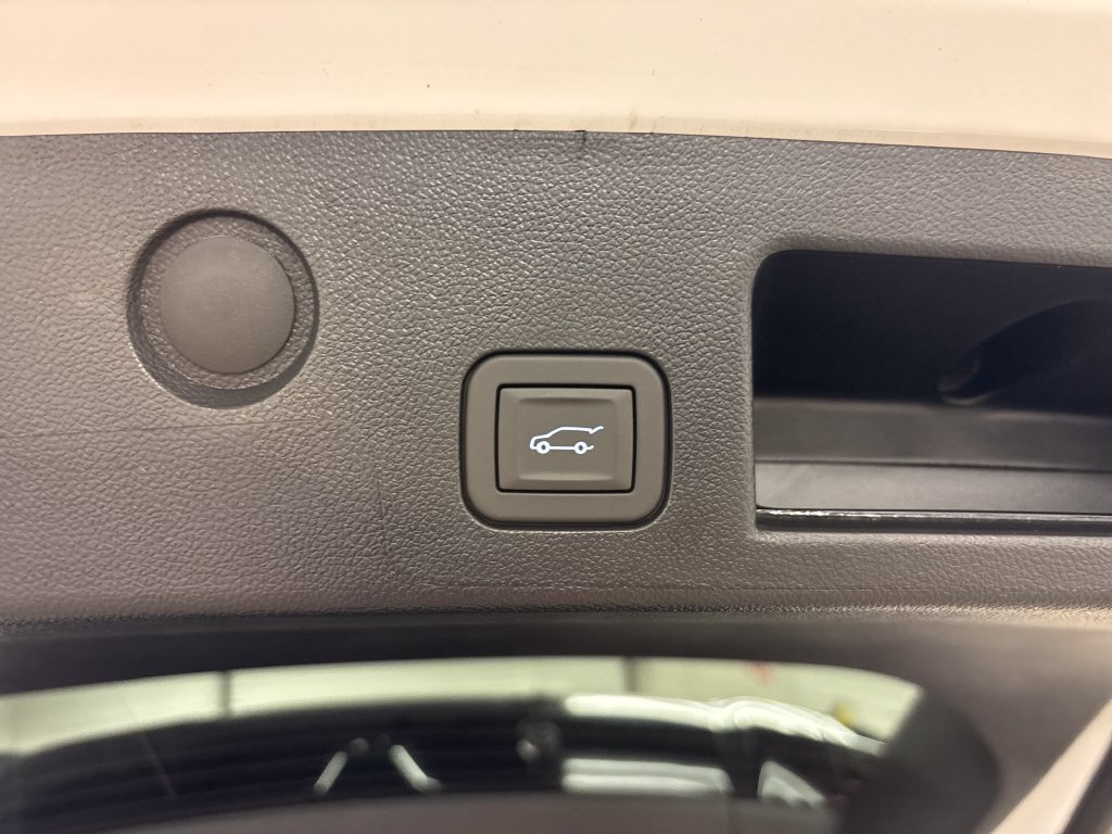 New 2026 GMC Terrain AT4 w/ Convenience Package III AWD/4WD image 17