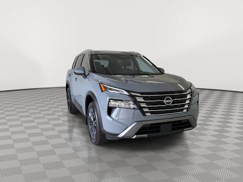 Certified 2025 Nissan Rogue SL w/ Tech Package AWD/4WD image 3