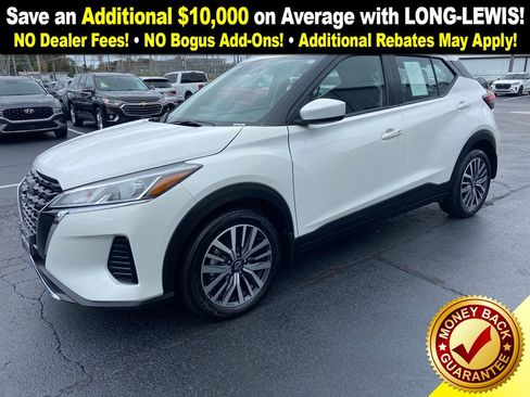 Used 2024 Nissan Kicks SV image 1