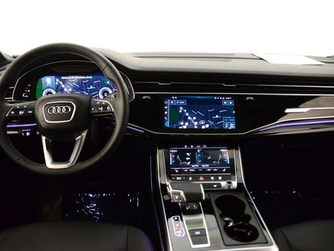 Certified 2025 Audi Q7 2.0T Premium Plus w/ Premium Plus Package image 3