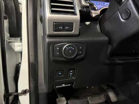 Used 2021 Ford F250 Platinum image 12