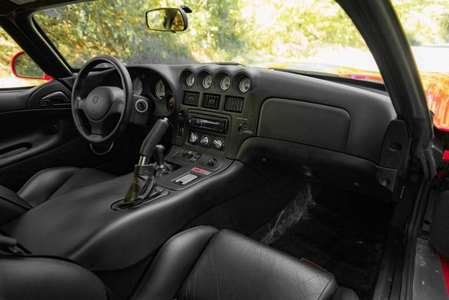 Used 2002 Dodge Viper GTS RWD image 23