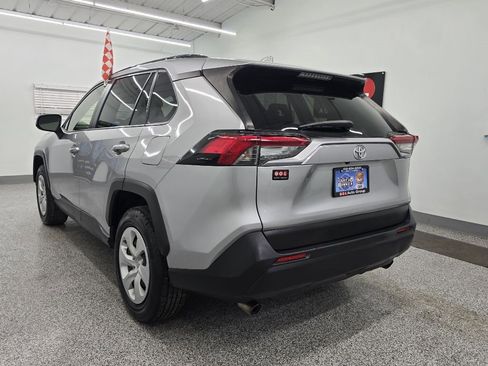 Used 2019 Toyota RAV4 LE image 7