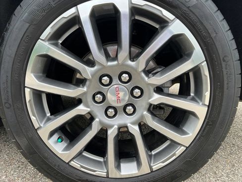Used 2023 GMC Acadia Denali w/ Trailering Package AWD/4WD image 10