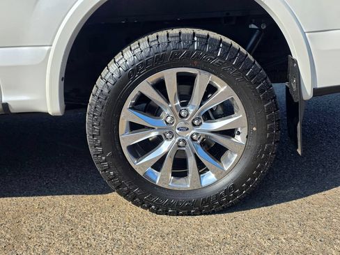 Used 2017 Ford F150 Lariat w/ Equipment Group 502A Luxury AWD/4WD image 33