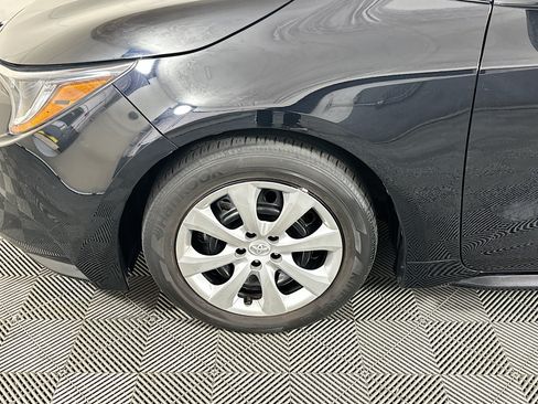 Used 2024 Toyota Corolla LE FWD image 11