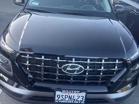 Used 2025 Hyundai Venue SEL FWD image 1