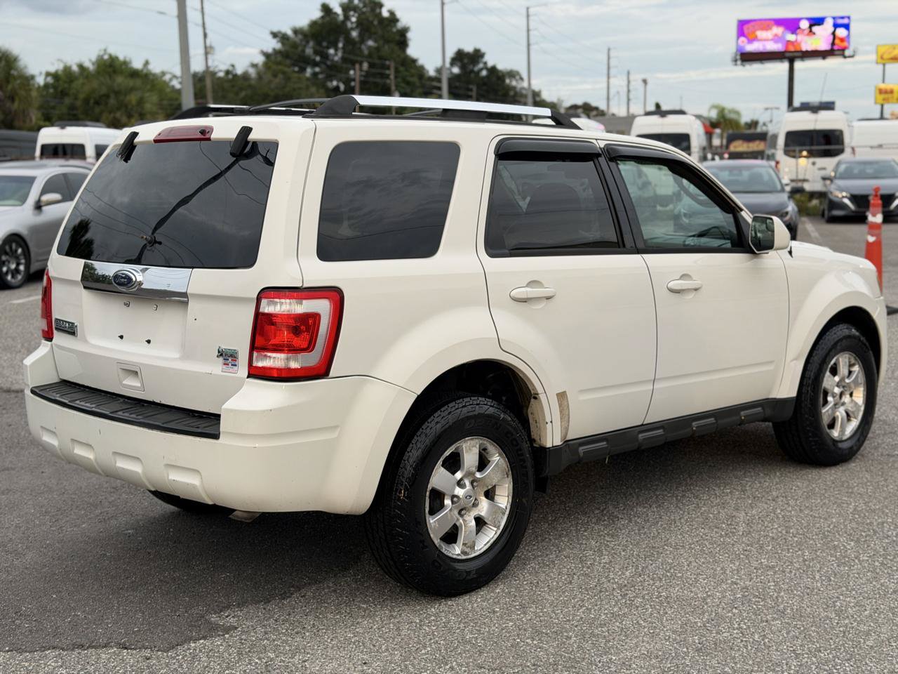 Used 2010 Ford Escape Limited AWD/4WD image 4