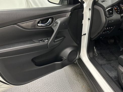 Certified 2020 Nissan Rogue SV w/ Sun & Sound Touring Package AWD/4WD image 20
