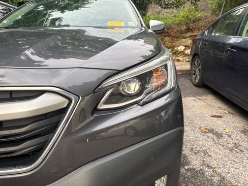Used 2022 Subaru Outback Touring AWD/4WD image 7