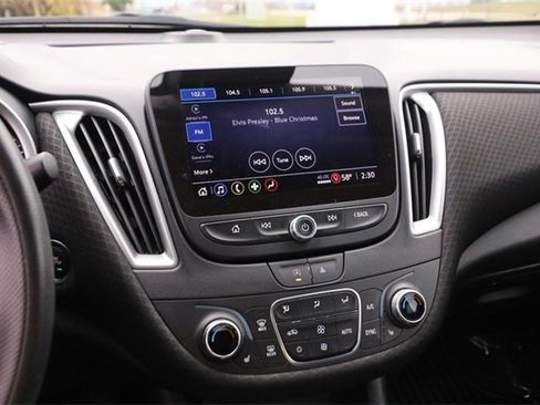 Used 2024 Chevrolet Malibu LT image 15