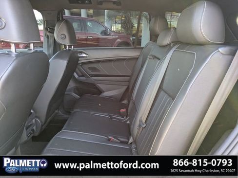 Used 2022 Volkswagen Tiguan SE R-Line image 15