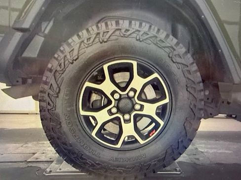Used 2021 Jeep Wrangler Unlimited Rubicon AWD/4WD image 9