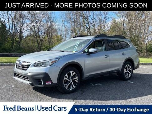 Used 2021 Subaru Outback Limited AWD/4WD image 3