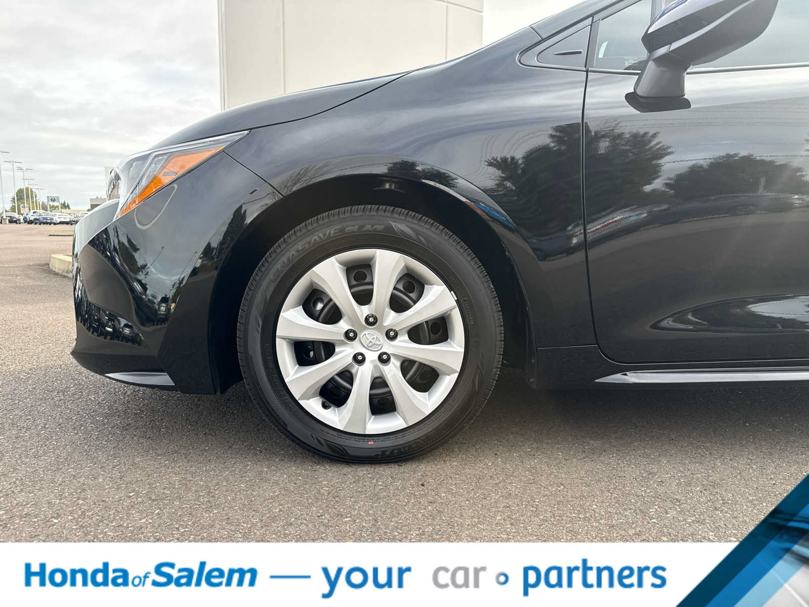 Used 2026 Toyota Corolla LE FWD image 8