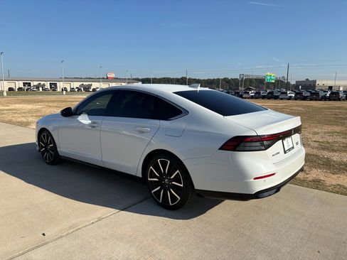 Certified 2023 Honda Accord Touring image 6