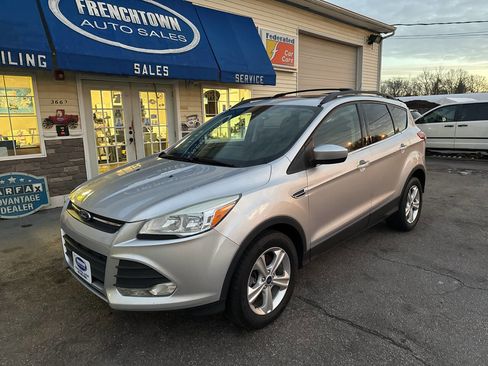 Used 2014 Ford Escape SE w/ Equipment Group 201A image 4