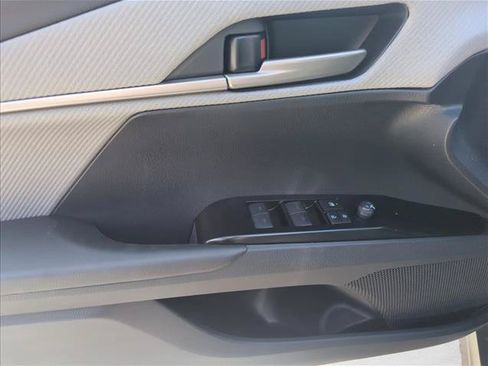 Used 2026 Toyota Camry SE FWD image 14