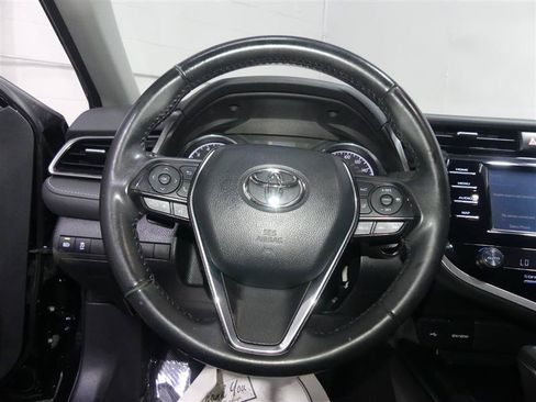 Used 2020 Toyota Camry SE w/ Convenience Package FWD image 30