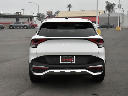 Used 2024 Kia Sportage LX image 7