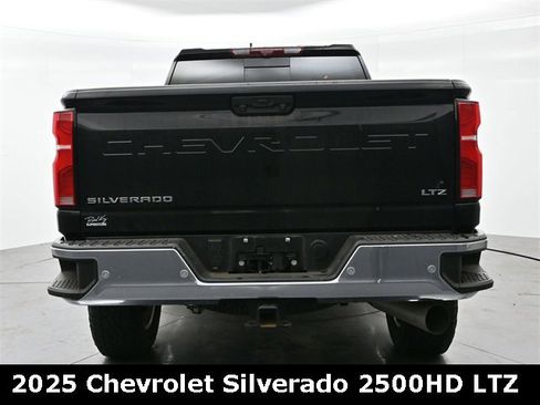Used 2025 Chevrolet Silverado 2500 LTZ w/ LTZ Premium Package image 6