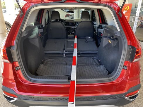 Certified 2023 Volkswagen Taos SE w/ Panoramic Sunroof Package FWD image 20
