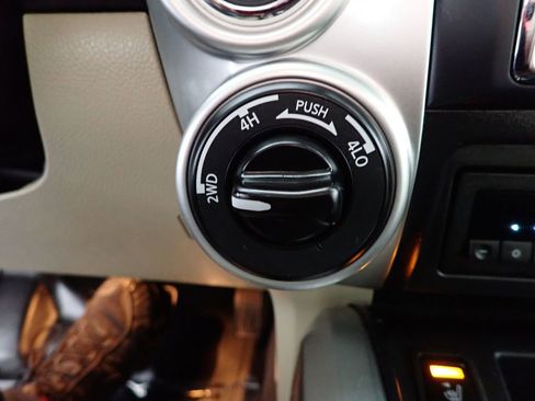 Used 2016 Nissan Titan SL image 36