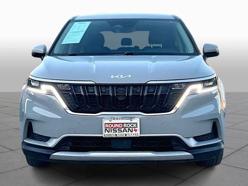 Used 2024 Kia Carnival EX image 4