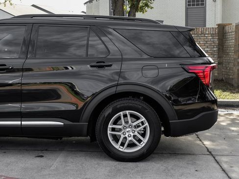 Used 2025 Ford Explorer Active image 22