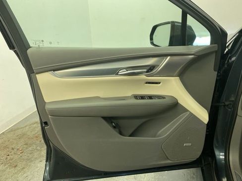 Used 2021 Cadillac XT5 Premium Luxury w/ LPO, Floor Liner Package image 21