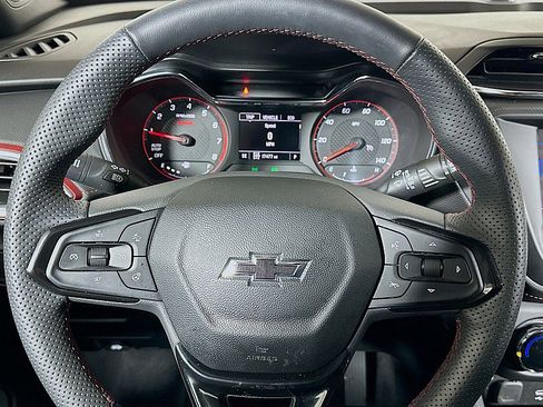 Used 2023 Chevrolet TrailBlazer RS image 12
