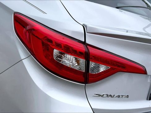 Used 2017 Hyundai Sonata Limited w/ Ultimate Package 04 FWD image 28