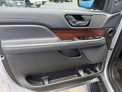 Used 2023 Lincoln Navigator Reserve AWD/4WD image 17