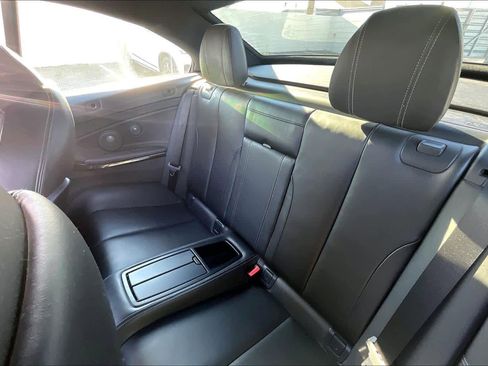 Used 2017 BMW M4 Convertible image 28