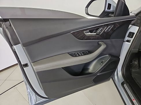 Used 2023 Audi Q8 Premium Plus w/ Premium Plus Package image 11