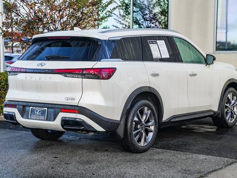 Certified 2025 INFINITI QX60 Luxe image 6