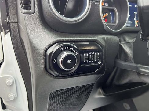 Used 2019 Jeep Wrangler Unlimited Sahara image 21