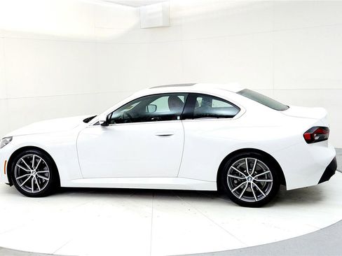 Used 2022 BMW 230i Coupe w/ Premium Package image 4